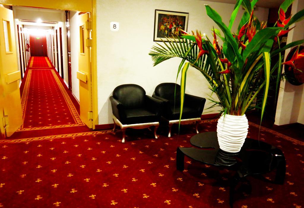 Hotel Sawa Дуала Екстер'єр фото