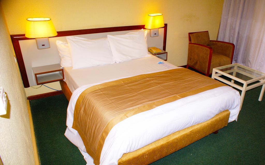 Hotel Sawa Дуала Екстер'єр фото