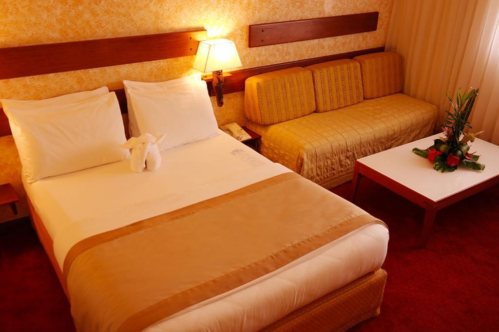 Hotel Sawa Дуала Екстер'єр фото