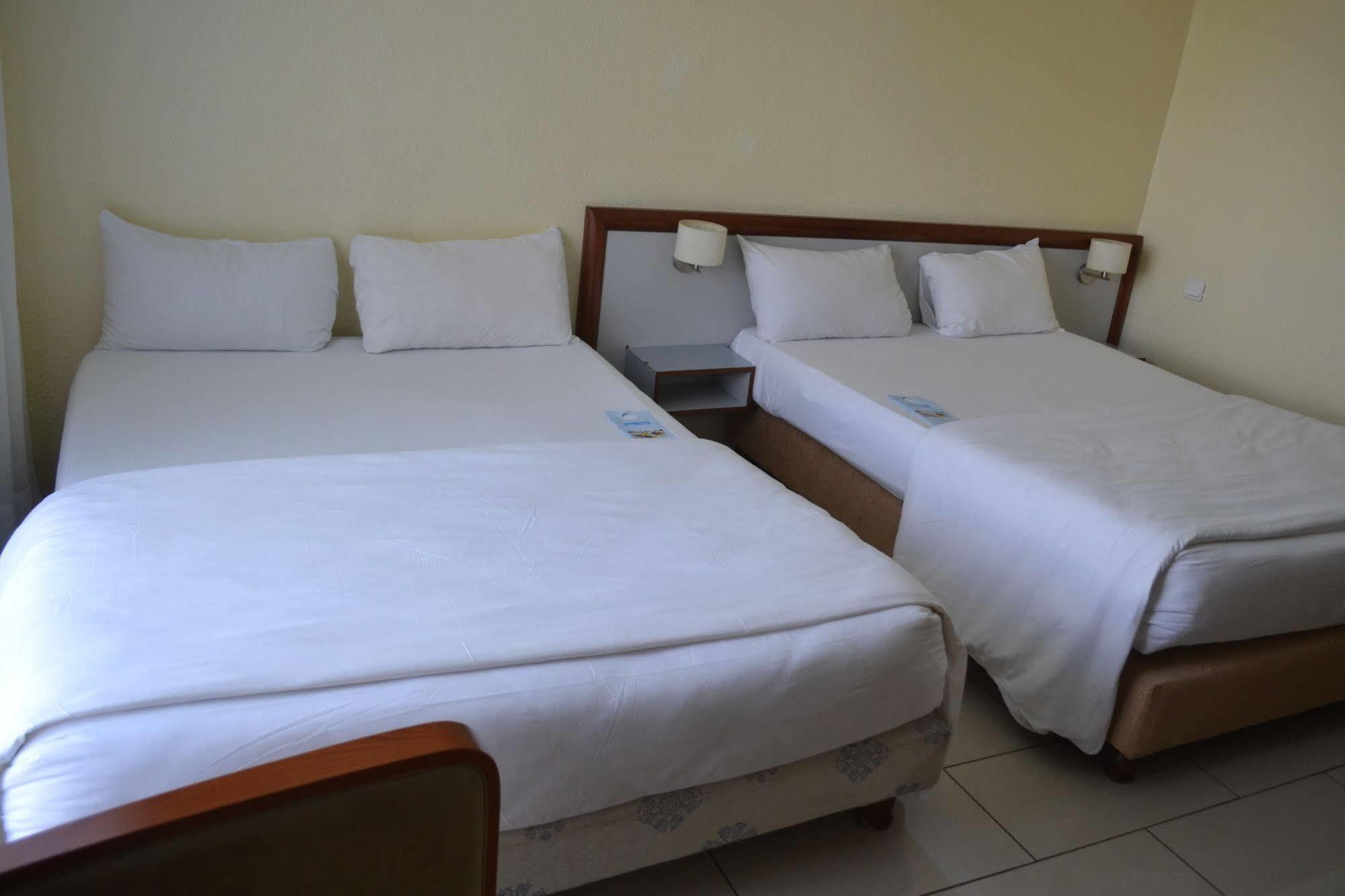 Hotel Sawa Дуала Екстер'єр фото