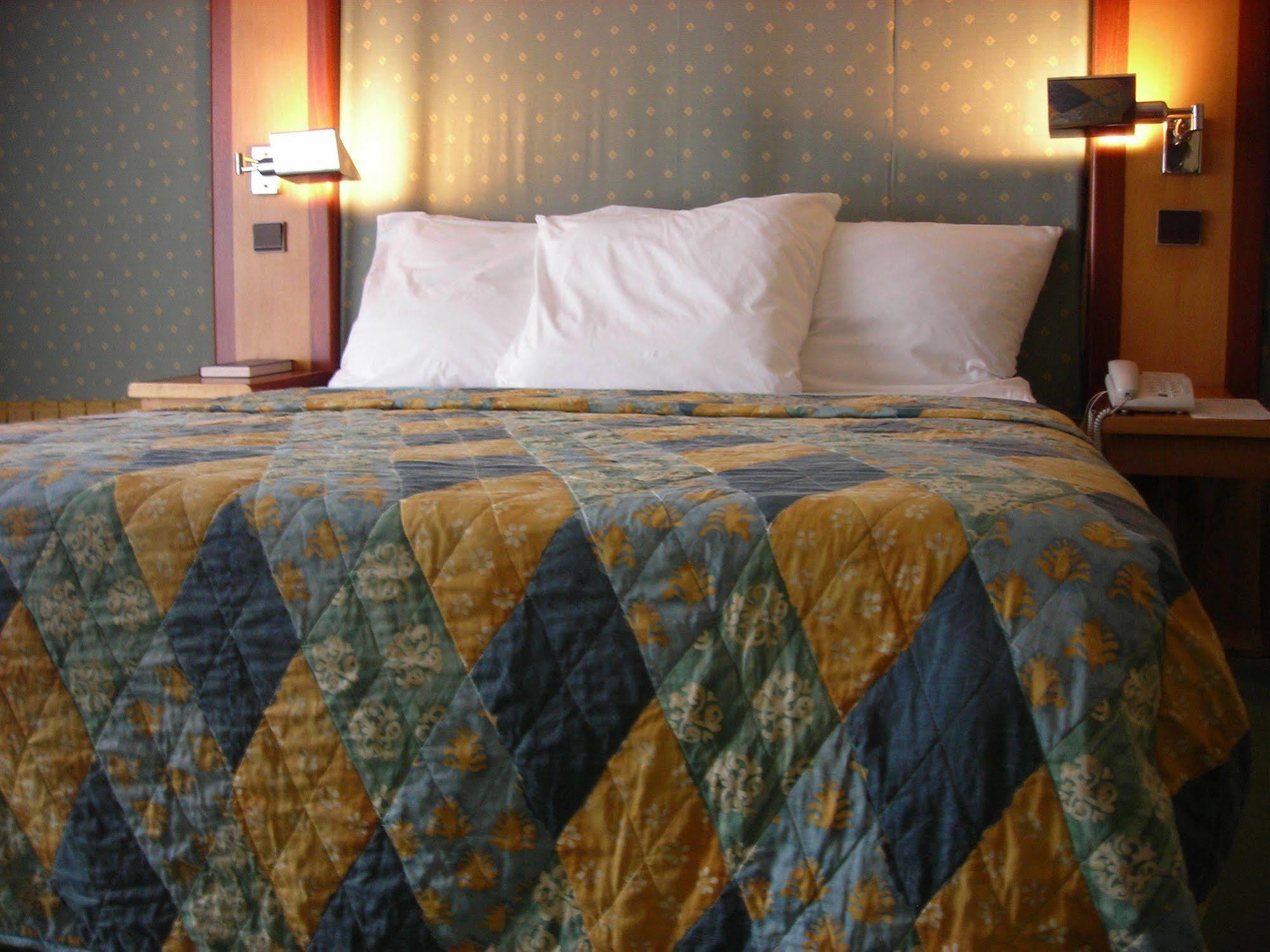 Hotel Sawa Дуала Екстер'єр фото