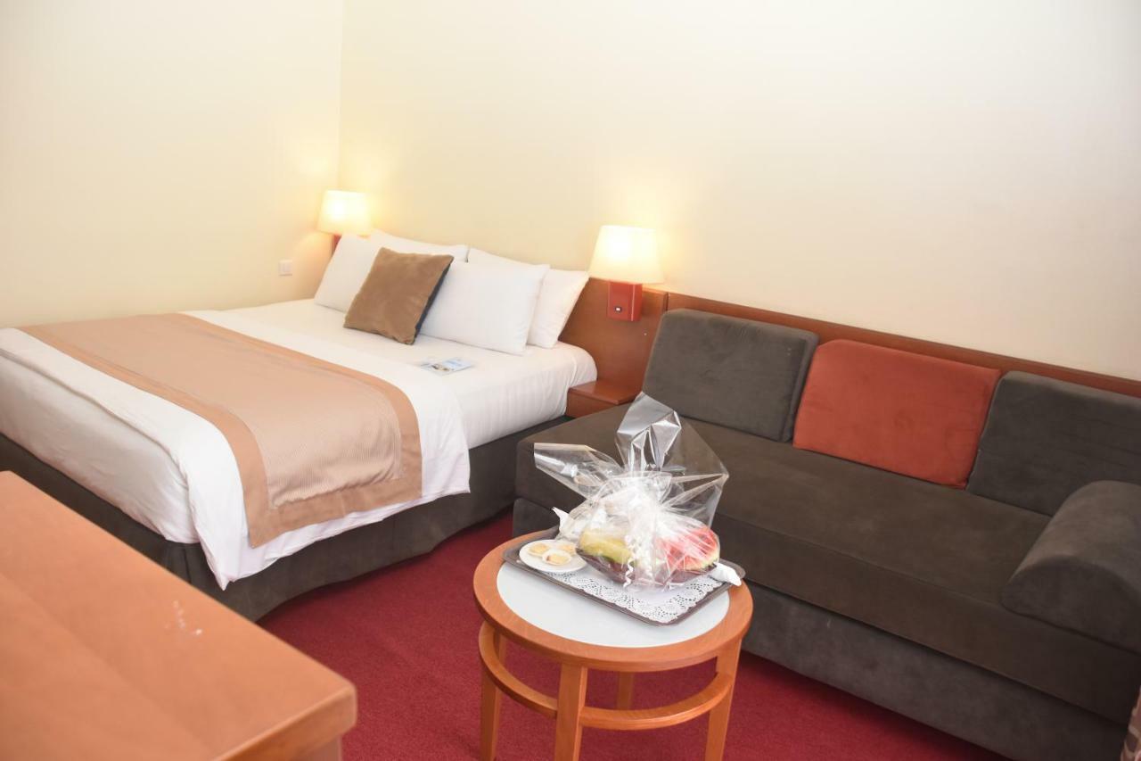 Hotel Sawa Дуала Екстер'єр фото
