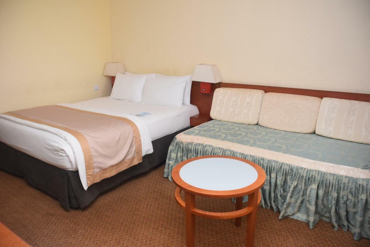 Hotel Sawa Дуала Екстер'єр фото